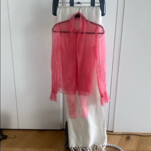 Hot pink dolce and gabbana sheer blouse. Only worn once. - Picture 4 of 4